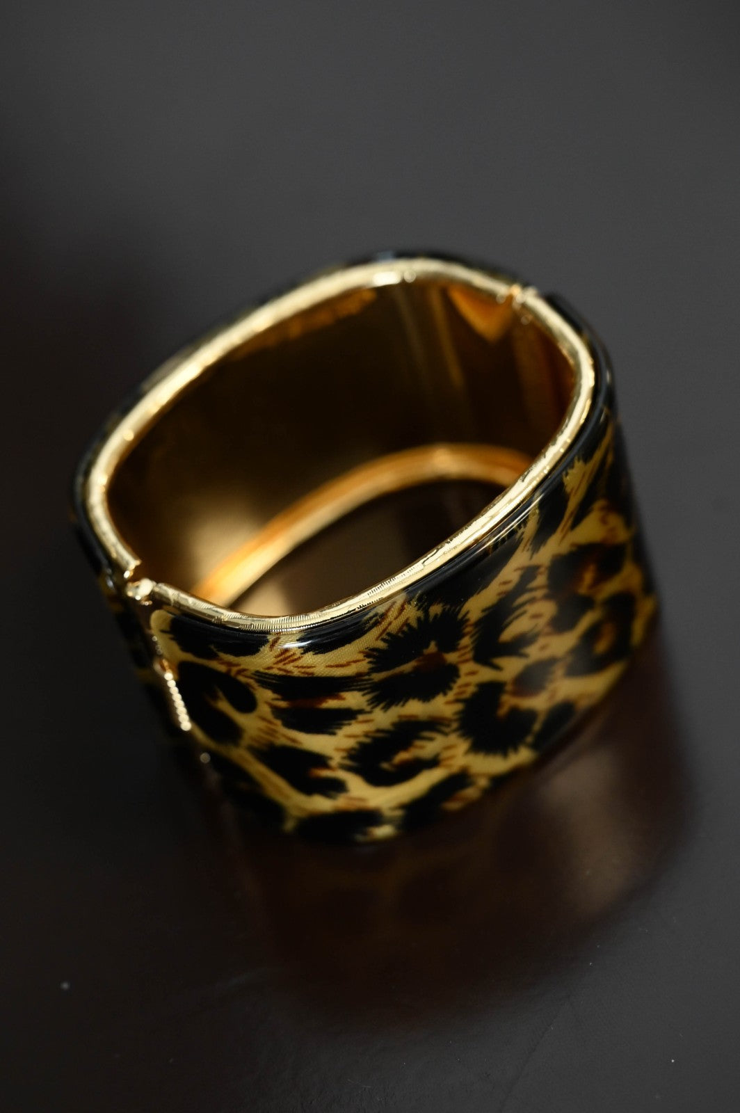 Bracciale Rigido Maculato con Interno Dorato
