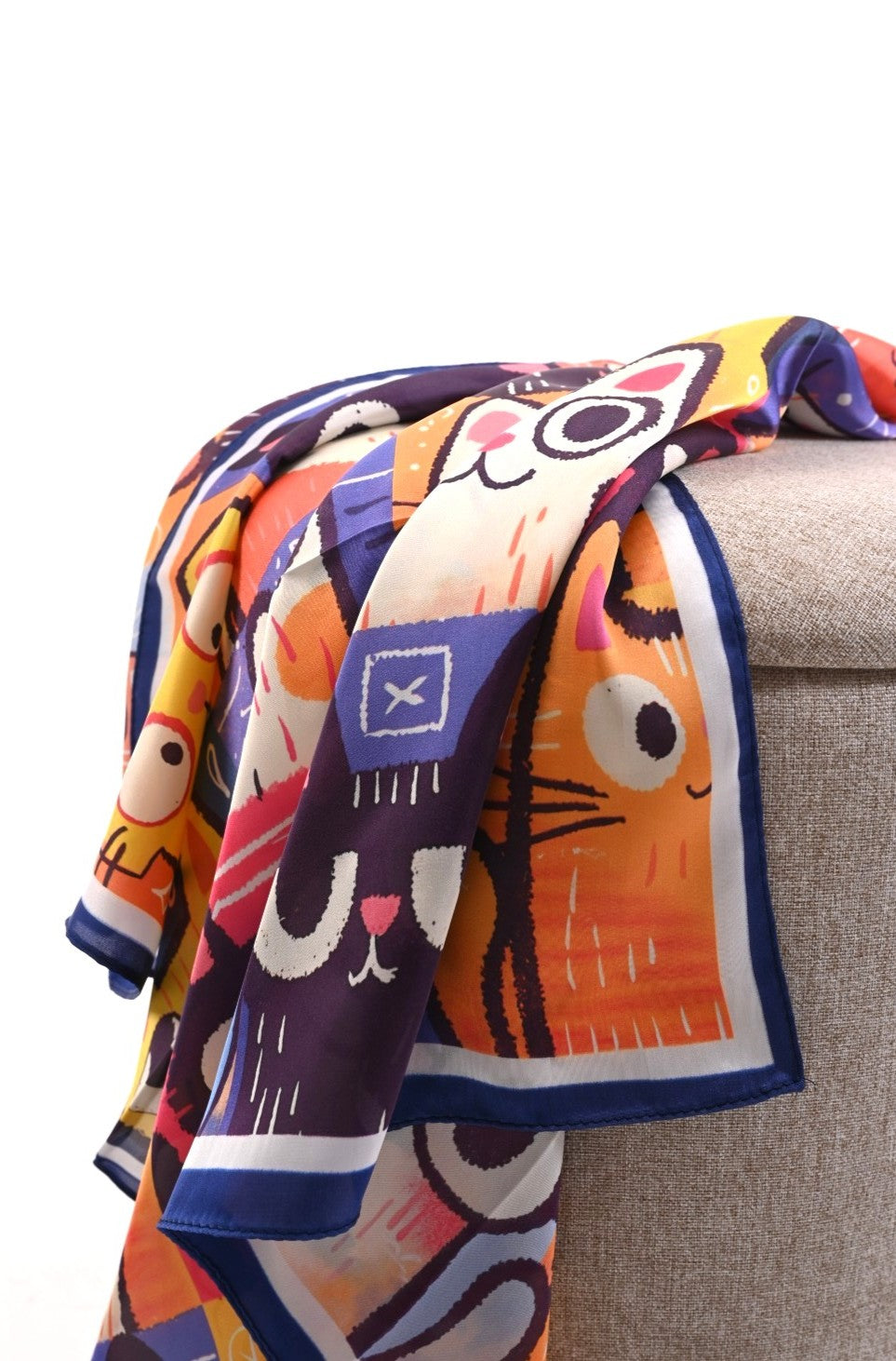 Foulard Fantasia Gatti Multicolor – Accessorio Donna Ironico e Versatile