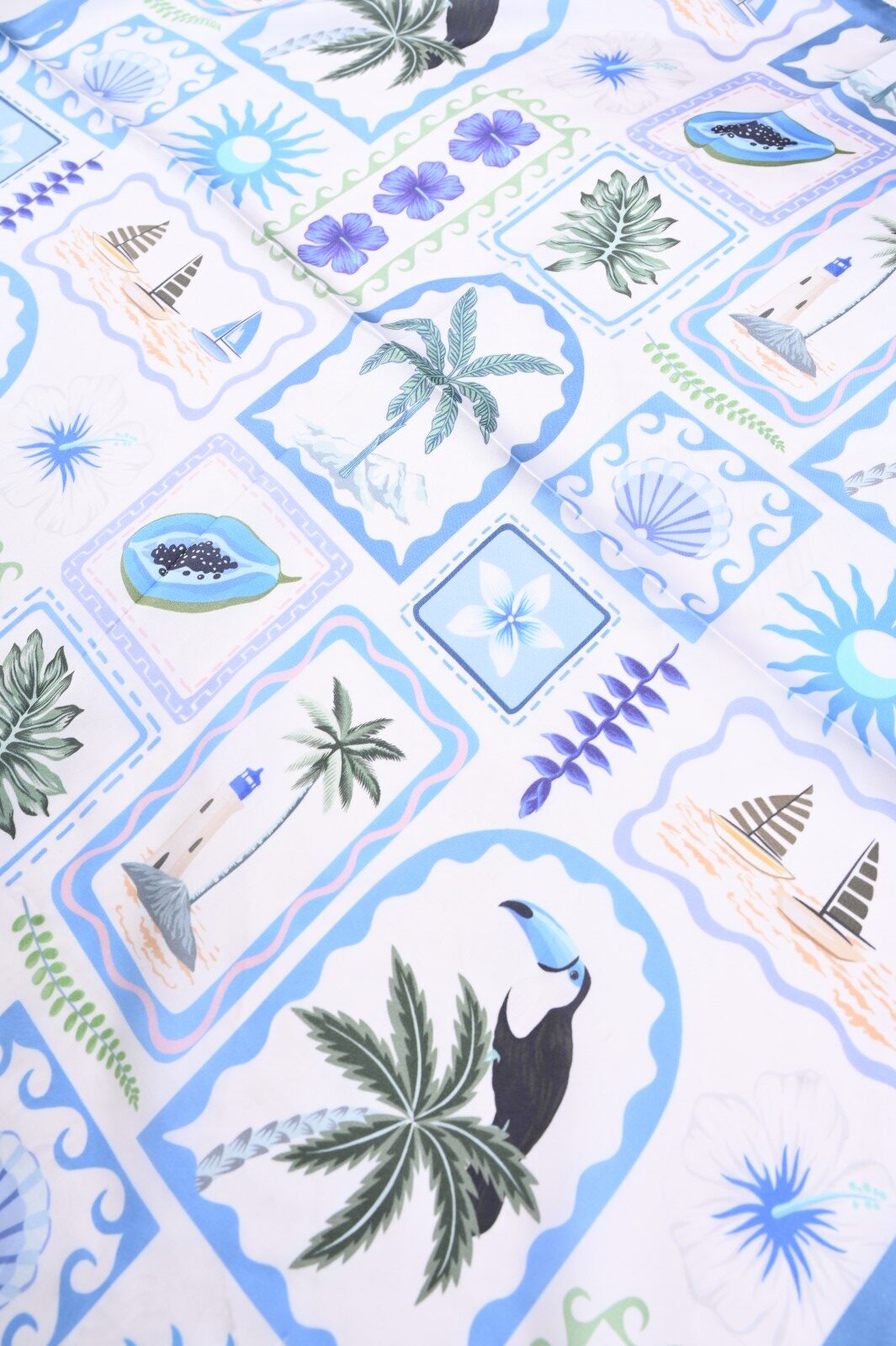 Foulard Stampa Spiaggia Multicolor – Accessorio Estivo Versatile