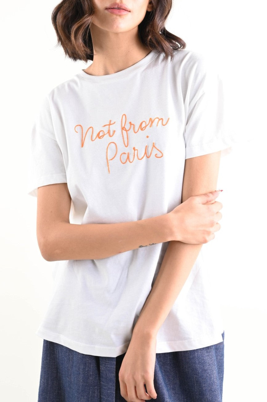 T-SHIRT PARIS – T-SHIRT CON SCRITTA RICAMATA “NOT FROM PARIS”