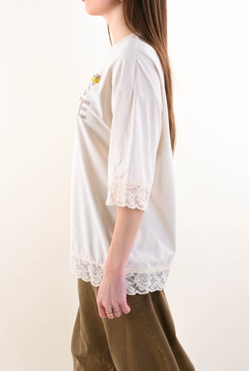 T-Shirt Cupido con Inserti in Pizzo “Cupid’s Favorite”